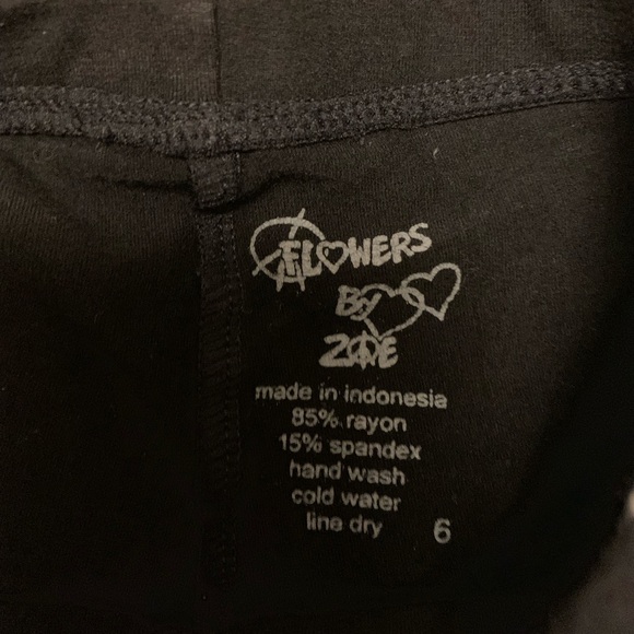 Flowers by Zoe bicycle shorts - Picture 4 of 4